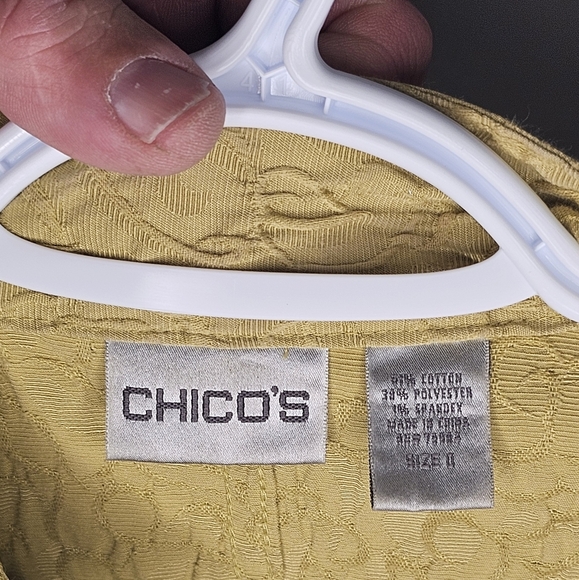 Women's Quilted Jacket in Green - Picture 3 of 3